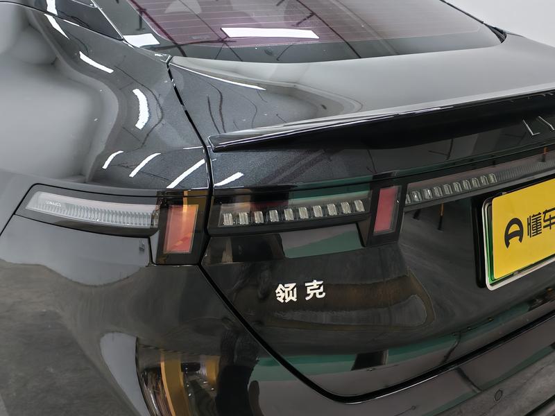 Lynk & Co 07 EM-P Hybrid, 2024 — фото 10 из 12