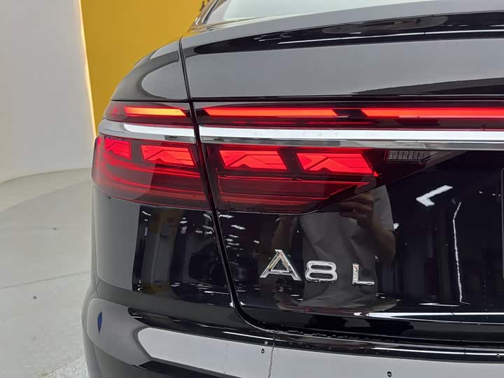 Audi A8, 2023 — фото 9 из 9