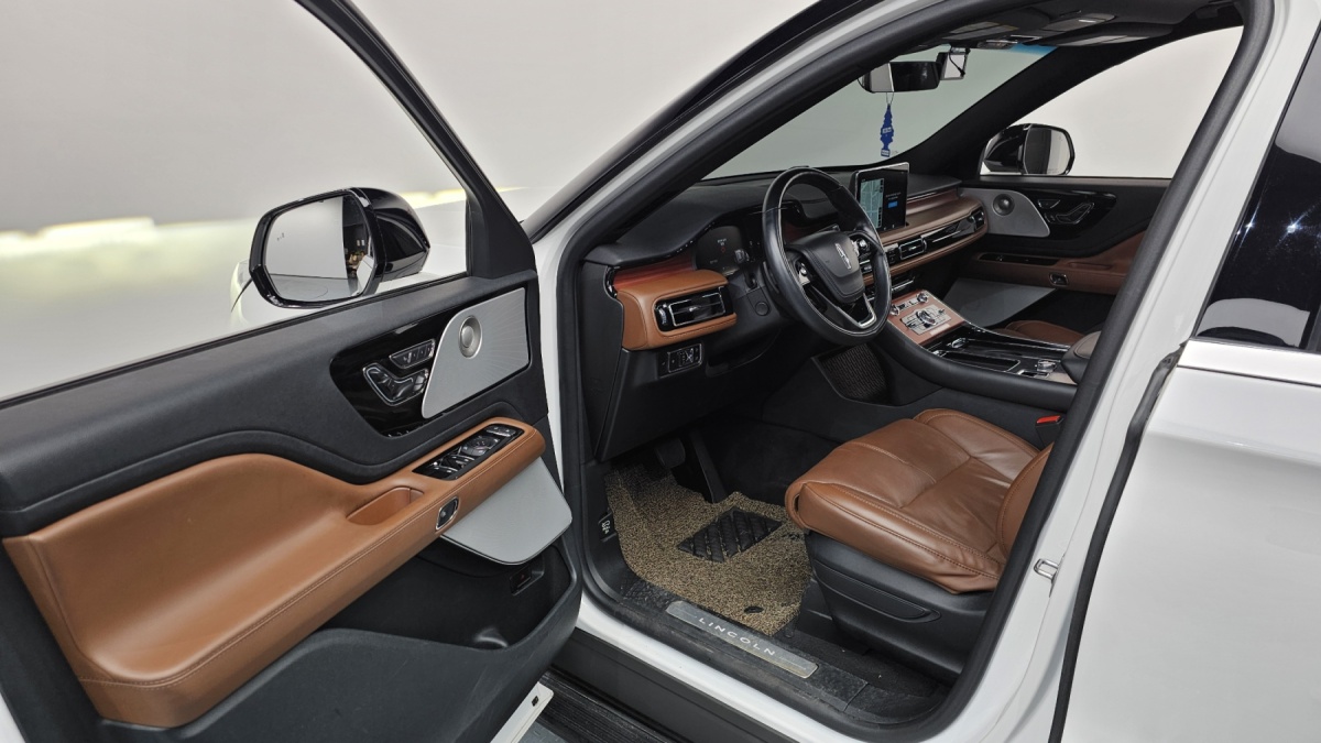 Lincoln Aviator, 2023 — фото 9 из 12