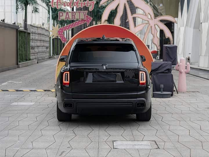 Rolls-Royce Cullinan, 2023 — фото 5 из 9