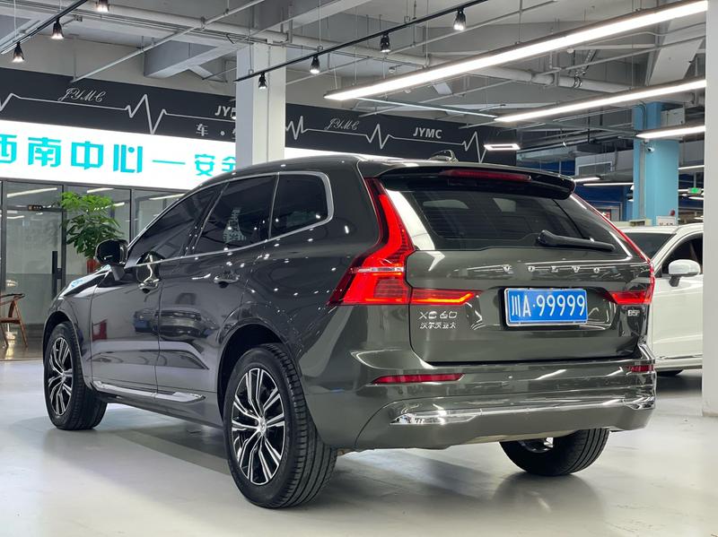 Volvo XC60, 2022 — фото 4 из 10