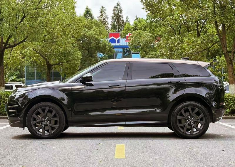 Land Rover Range Rover Evoque L, 2023 — фото 4 из 12