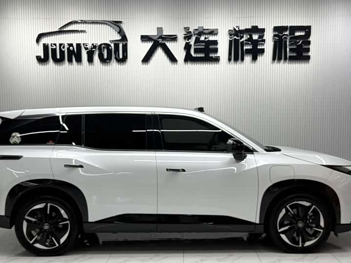 Toyota bZ3X, 2025 — фото 7 из 9