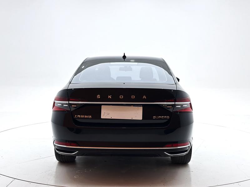Skoda Superb, 2023 — фото 6 из 12