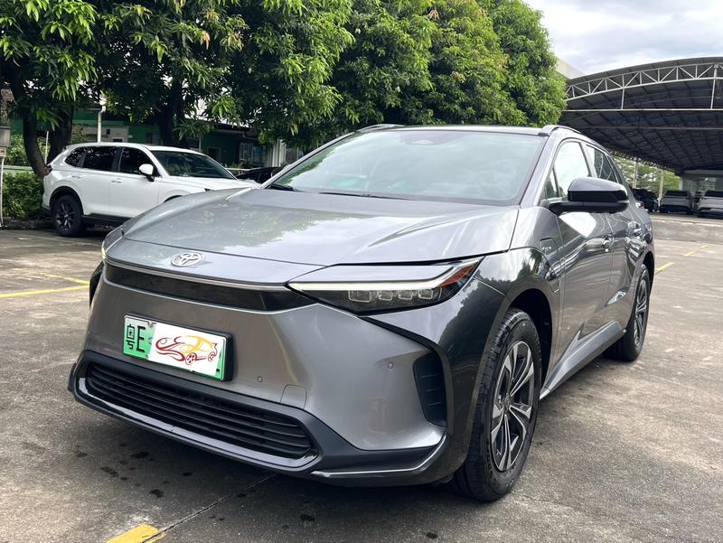 Toyota bZ4X Platinum, 2024 — купить в Москве под ключ