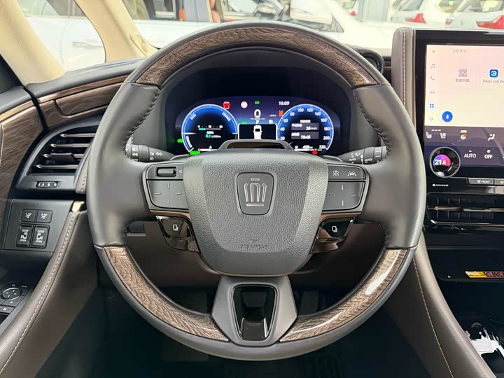 Toyota Vellfire, 2025 — фото 7 из 9