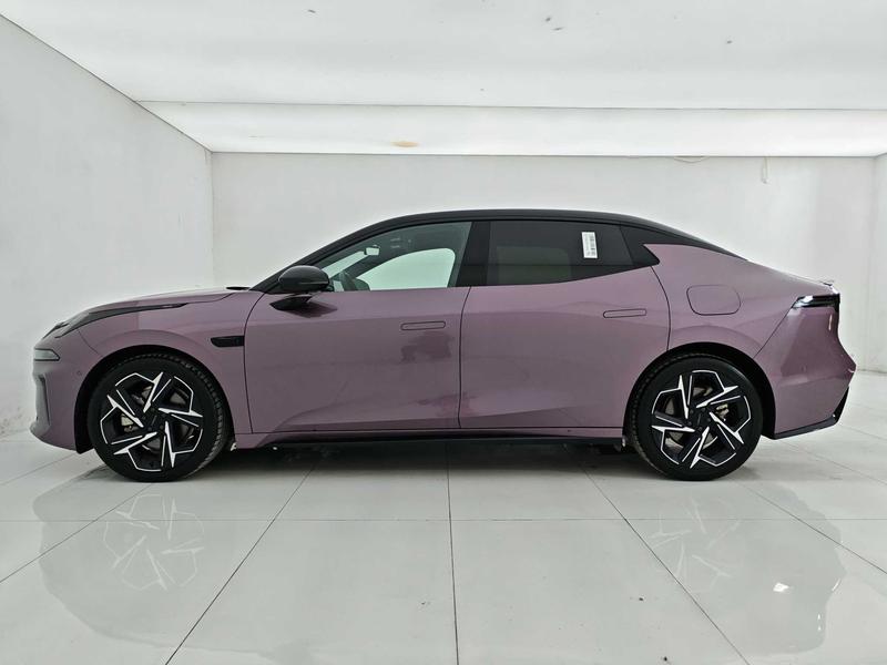 Lynk & Co 07 EM-P Hybrid, 2025 — фото 4 из 12