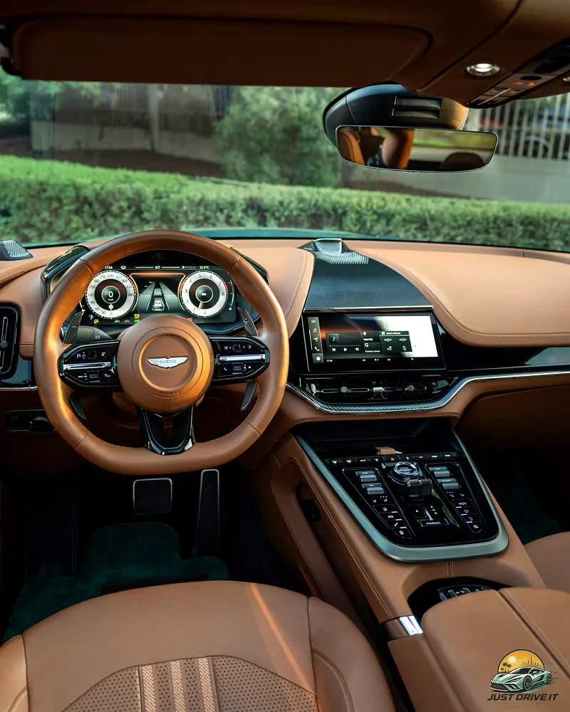 Aston Martin DBX, 2025 — фото 2 из 10