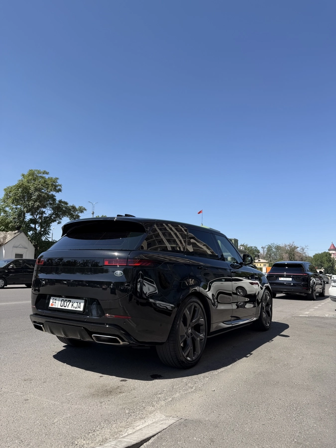 Land Rover Range Rover Sport, 2023 — фото 4 из 11