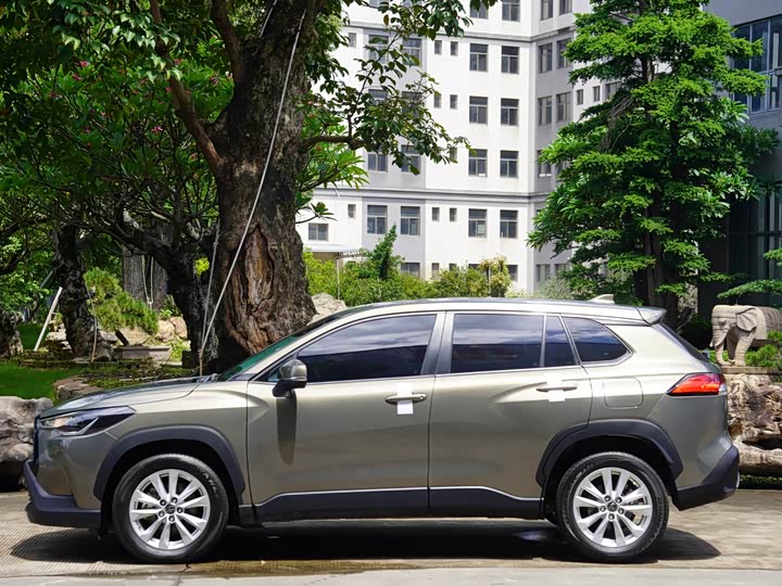 Toyota Corolla Cross, 2021 — фото 4 из 9
