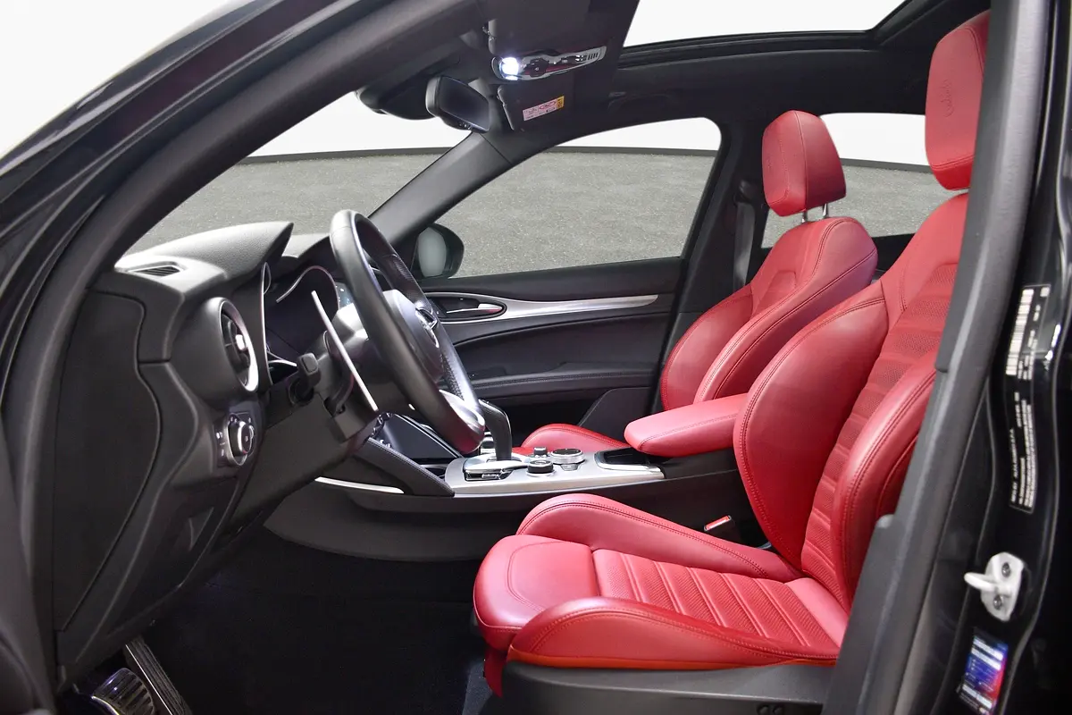 Alfa Romeo Stelvio, 2023 — фото 10 из 10