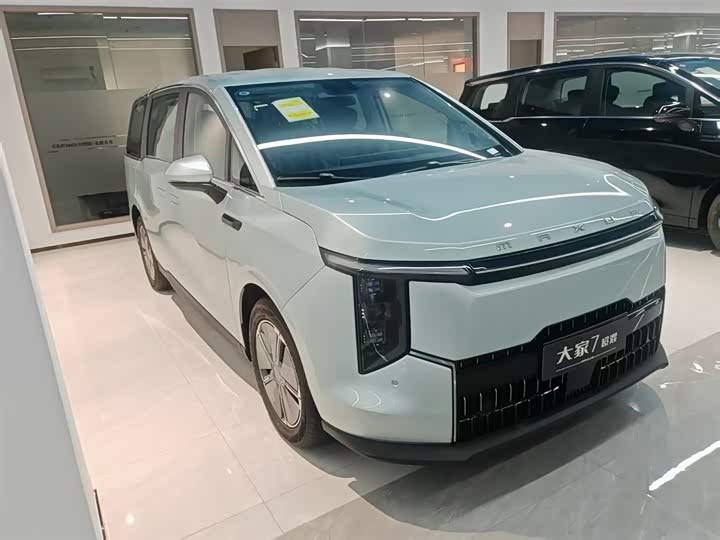 Maxus Mifa 7, 2024 — фото 3 из 9