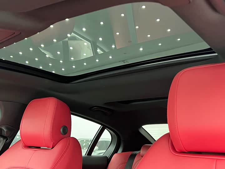 Jaguar XE L, 2022 — фото 6 из 9