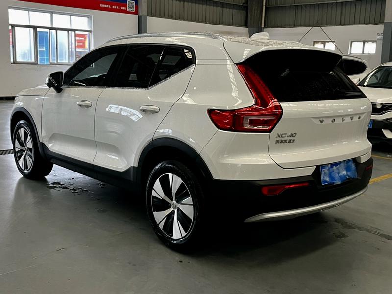 Volvo XC40, 2023 — фото 4 из 9