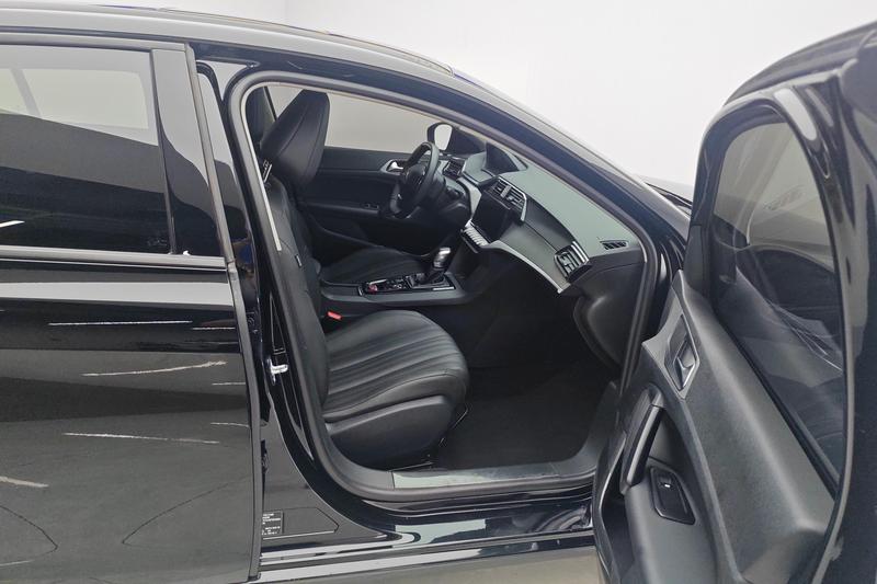 Peugeot 408, 2023 — фото 10 из 12