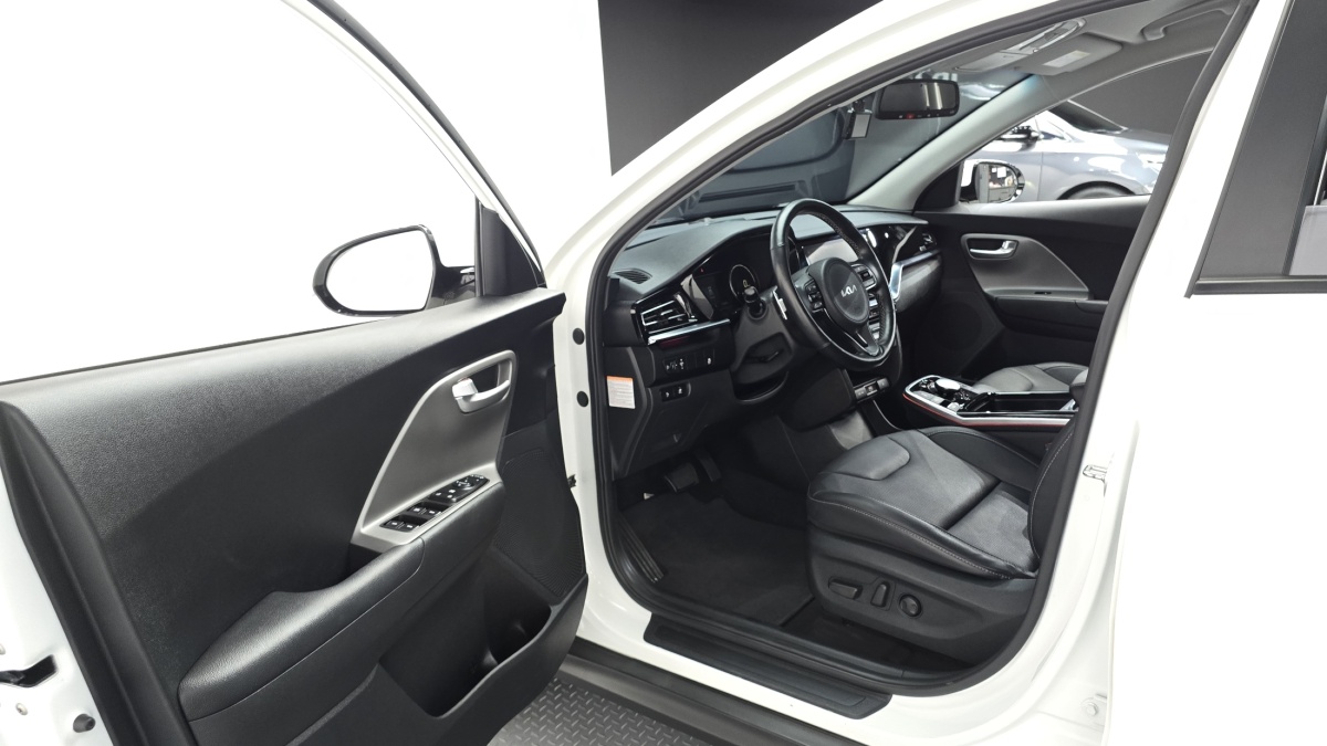 Kia Niro, 2022 — фото 10 из 12