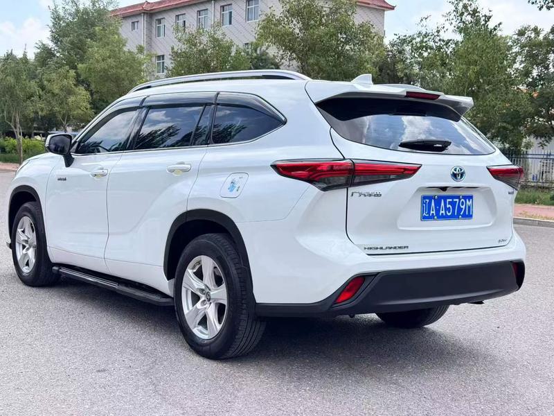 Toyota Highlander, 2022 — фото 4 из 10