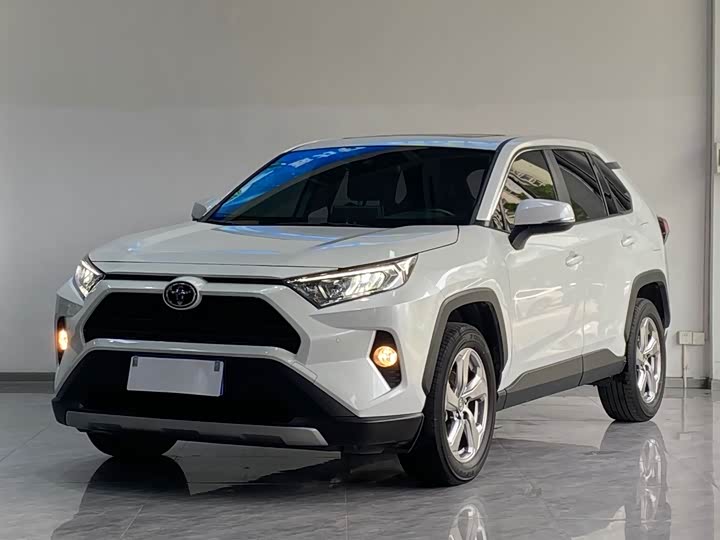 Toyota RAV4, 2022 — купить в Владимире под ключ