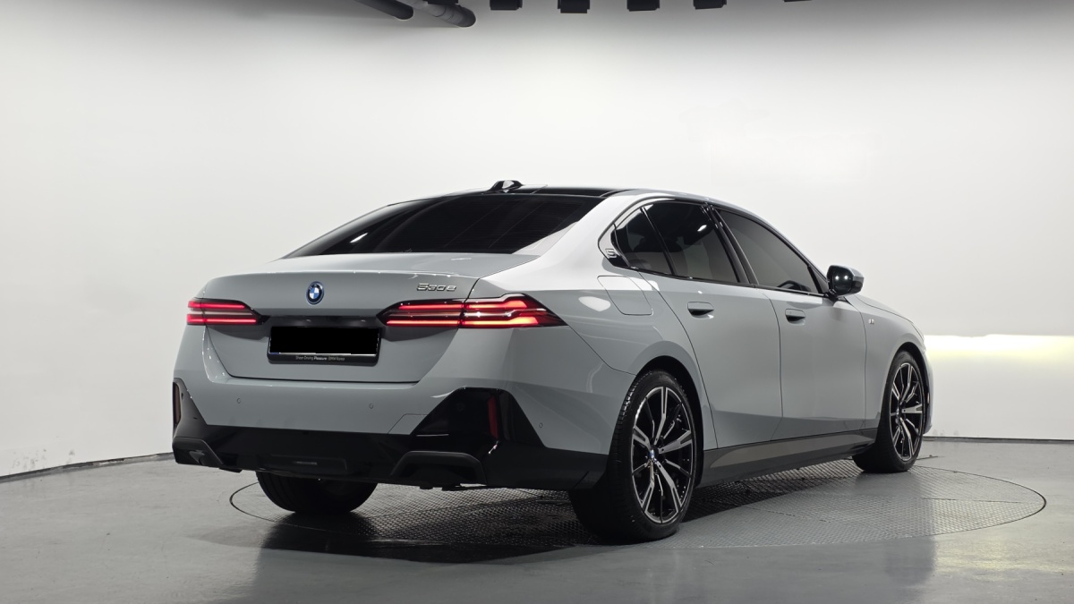 BMW 5 Series, 2025 — фото 2 из 12