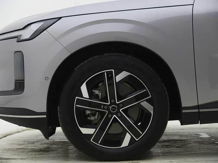 Volvo XC70 Hybrid, 2025 — фото 5 из 9