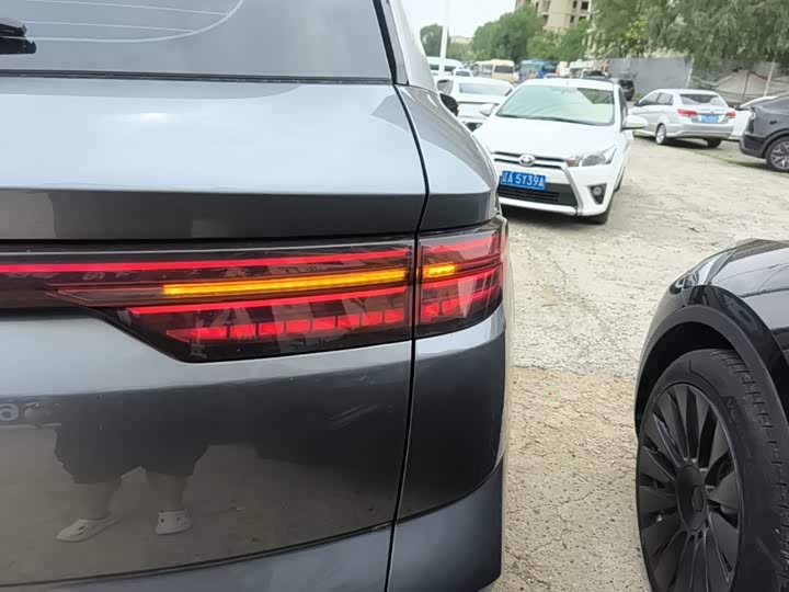 BYD Song Pro Hybrid, 2023 — фото 8 из 9