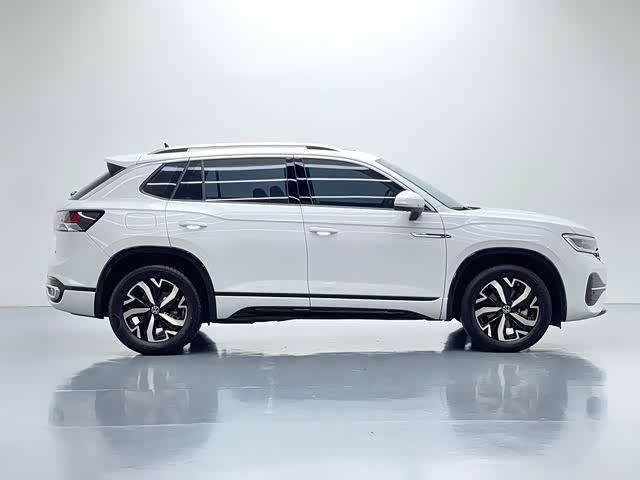 Volkswagen Tayron GTE Hybrid, 2024 — фото 9 из 9