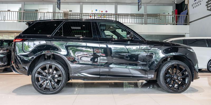 Land Rover Range Rover Sport Hybrid, 2024 — фото 4 из 12