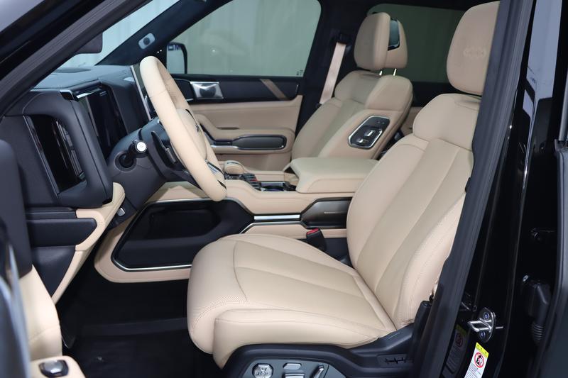 BYD FangChengBao Leopard 8, 2025 — фото 10 из 12