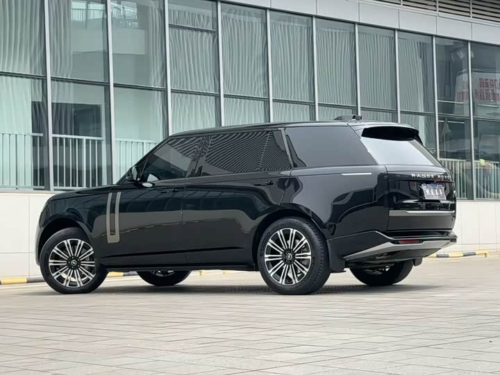 Land Rover Range Rover, 2023 — фото 4 из 9