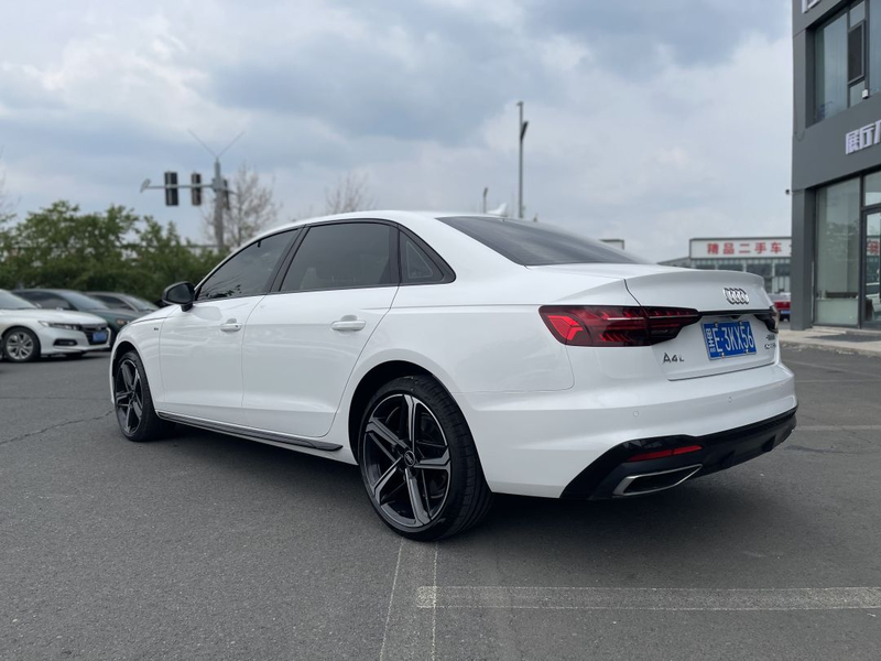 Audi A4L, 2025 — фото 4 из 10