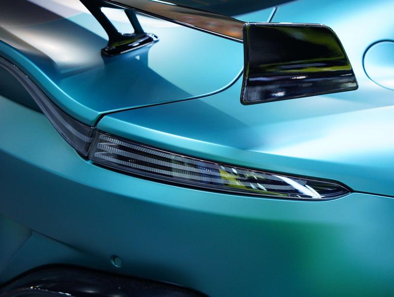 Aston Martin V8 Vantage, 2022 — фото 7 из 12