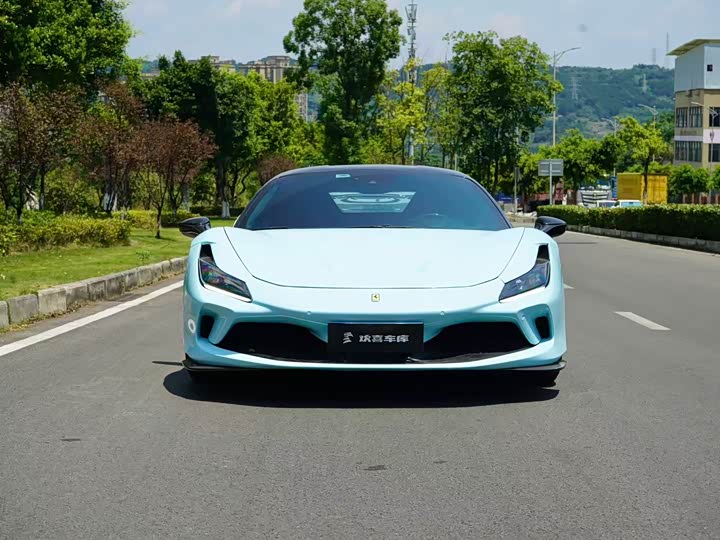 Ferrari F8, 2022 — фото 2 из 9