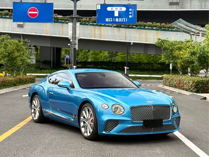 Bentley Continental GT, 2023 — фото 2 из 9