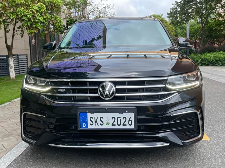 Volkswagen Tiguan L Pro, 2023 — фото 2 из 9