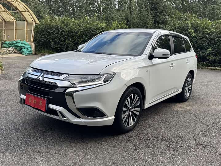 Mitsubishi Outlander, 2021 — купить в Перми под ключ