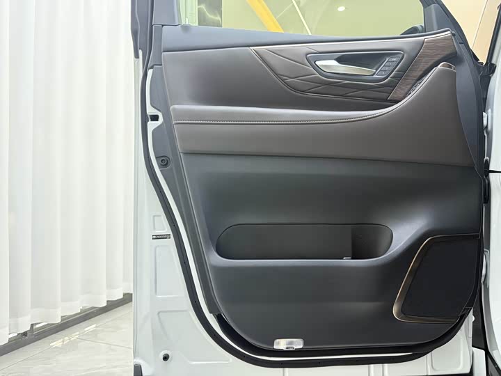 Toyota Vellfire, 2026 — фото 3 из 9