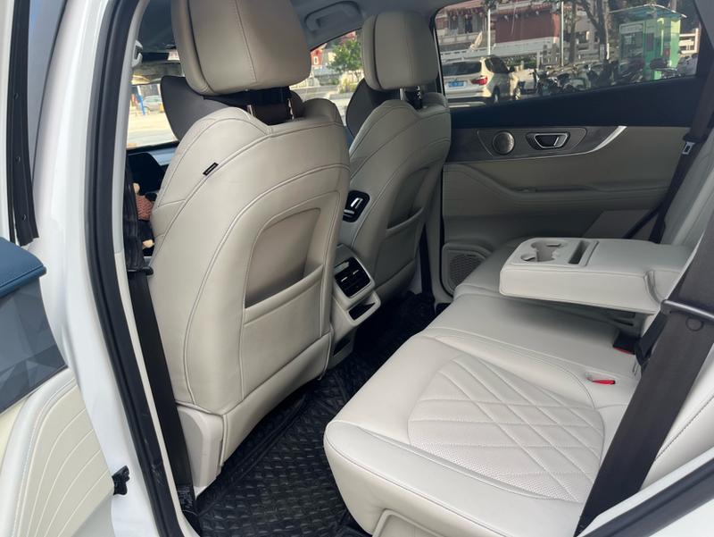 Chery Tiggo 8 Pro Hybrid, 2022 — фото 10 из 11