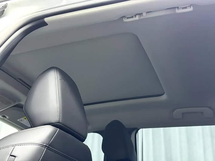 Peugeot 2008, 2023 — фото 8 из 9