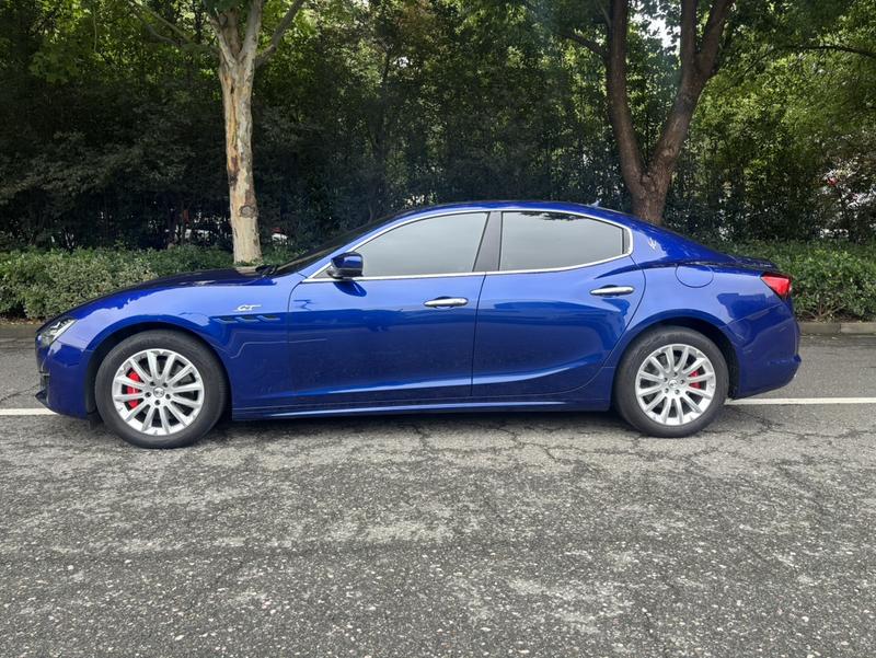 Maserati Ghibli, 2021 — фото 4 из 12