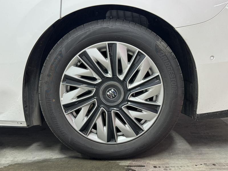 Buick OMPV, 2025 — фото 11 из 12