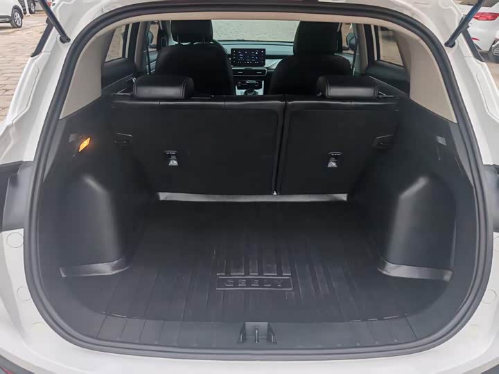 Geely Coolray, 2025 — фото 7 из 9