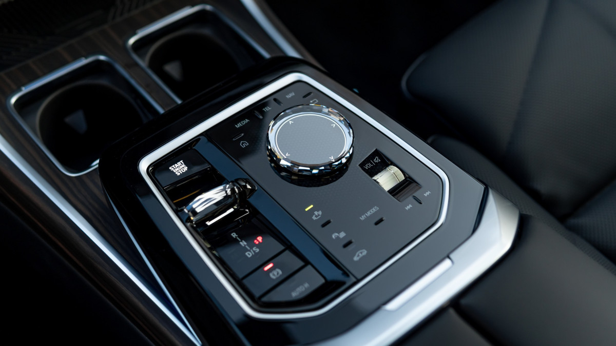 BMW 7 Serii, 2025 — фото 6 из 10