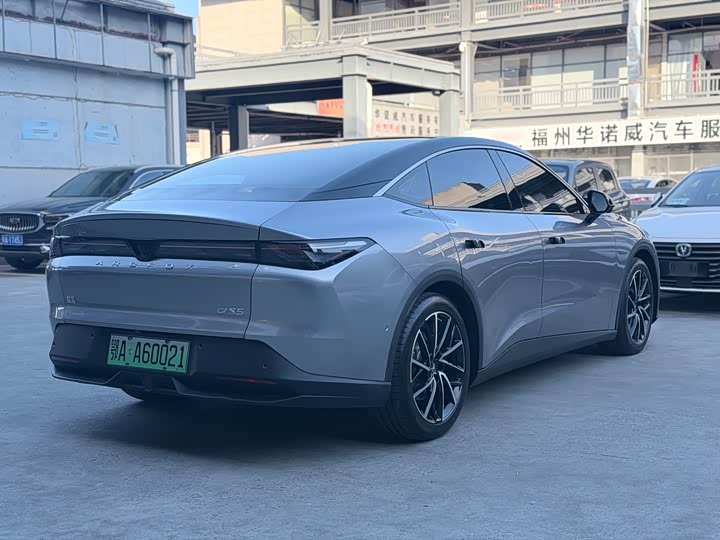 BAIC Arcfox Alpha S5, 2024 — фото 6 из 9