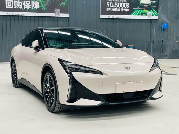 BAIC Arcfox Alpha S5, 2025 — фото 3 из 9