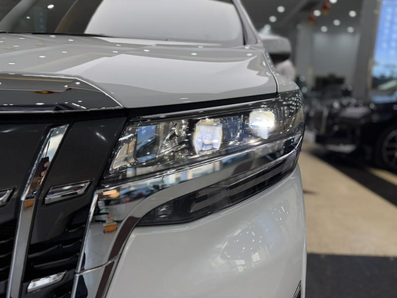 Toyota Alphard, 2022 — фото 8 из 12