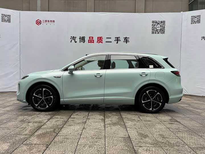 Shangjie (Huawei × SAIC) H5, 2026 — фото 4 из 9