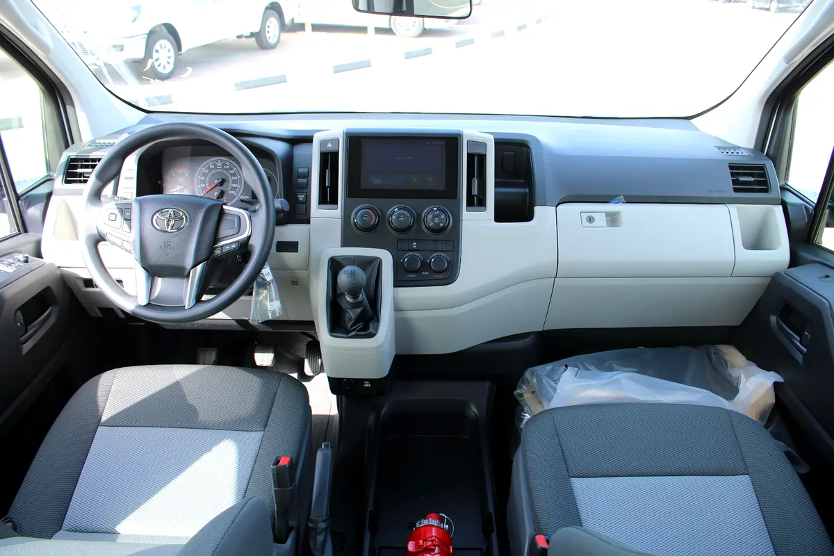 Toyota Hiace, 2026 — фото 8 из 10