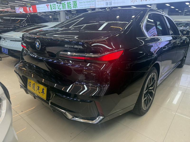 BMW i7, 2024 — фото 5 из 12