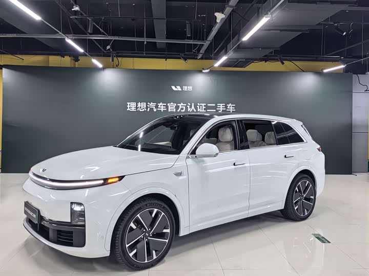 LiXiang L7, 2025 — купить в Санкт-Петербурге под ключ