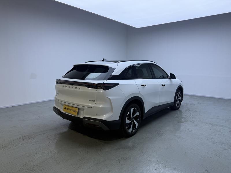 BAIC Arcfox Alpha T5, 2025 — фото 7 из 12